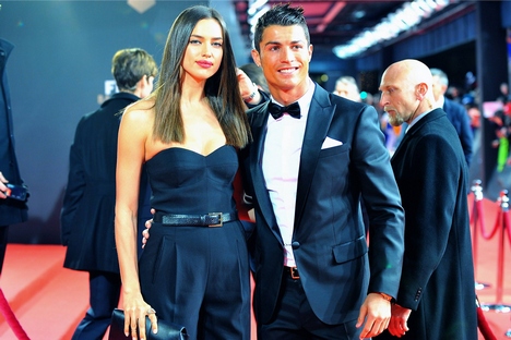 Modelo russa é conhecida por sucesso profissional e por namoro com astro do futebol Cristiano Ronaldo Foto: Press Photo