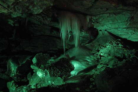 Um dos lugares mais bonitos da caverna está localizado bem na entrada: as grutas Diamante e Polar Foto: wikipedia.org