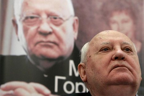 Gorbatchov insistiu que “não devemos permitir que ucranianos lutem entre si” Foto: Reuters
