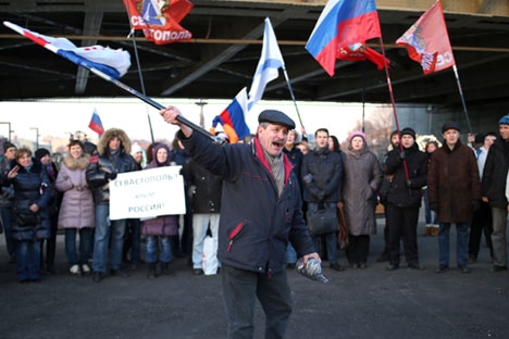 Manifestações contra decisão do senado russo acabaram em detenções Foto: ITAR-TASS