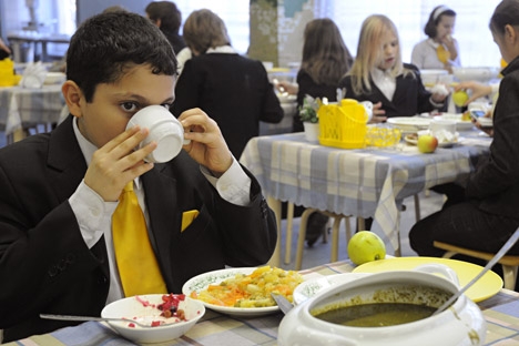 Opções disponíveis em cantinas escolares contribuem para má alimentação das crianças Foto: ITAR-TASS