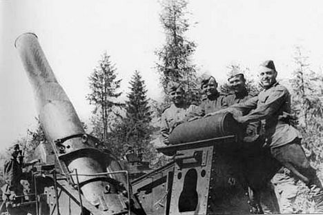 Revolução de 1917 e o fim repentino da Primeira Guerra Mundial para a Rússia tornou essas armas pesadas desnecessárias Foto: arquivo