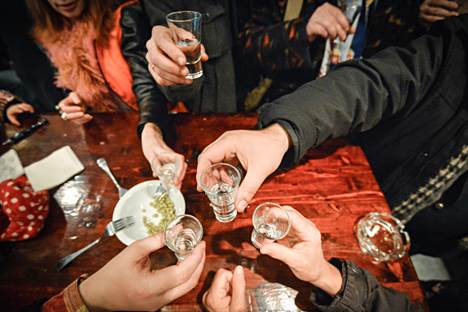 Estudo do Centro Levada revelou que 40% dos russos apelam para bebida diante de situações de tensão Foto: Aleksêi Kudenko / RIA Nóvosti