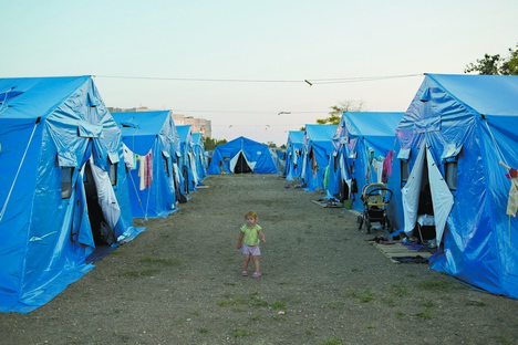 Refugiados querem retornar à pátria, mas o mais provável é que mais compatriotas se unam a eles na Rússia Foto: Mikhail Mordassov
