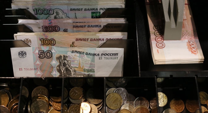 Rublo já perdeu mais de 30% do seu valor em relação ao dólar este ano Foto: Photoshot