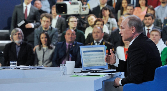 "Não há tropas russas na Ucrânia", responde Pútin a questão feita por cidadão russo. Foto:TASS