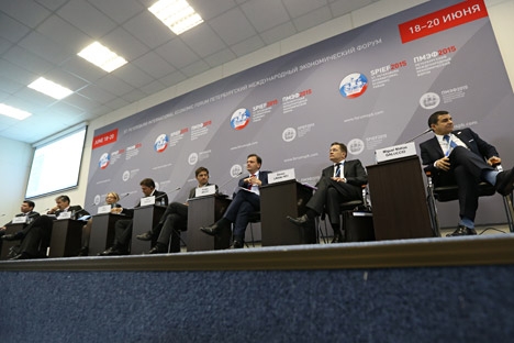 Mesa redonda dedicada às relações econômicas entre a Rússia e a América Latina Foto: Artiom Korotáiev/TASS