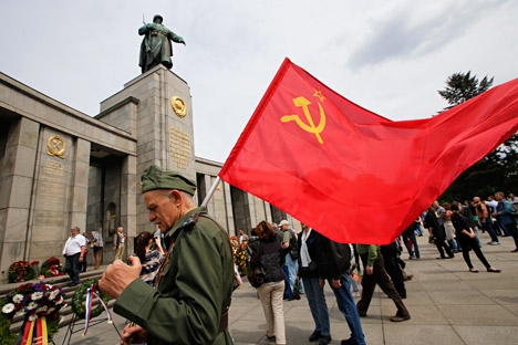 Símbolos soviéticos e nazistas foram recentemente proibidos em algumas ex-repúblicas soviéticas Foto: Reuters