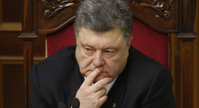 Porochenko ainda precisa encontrar diálogo com leste do país.