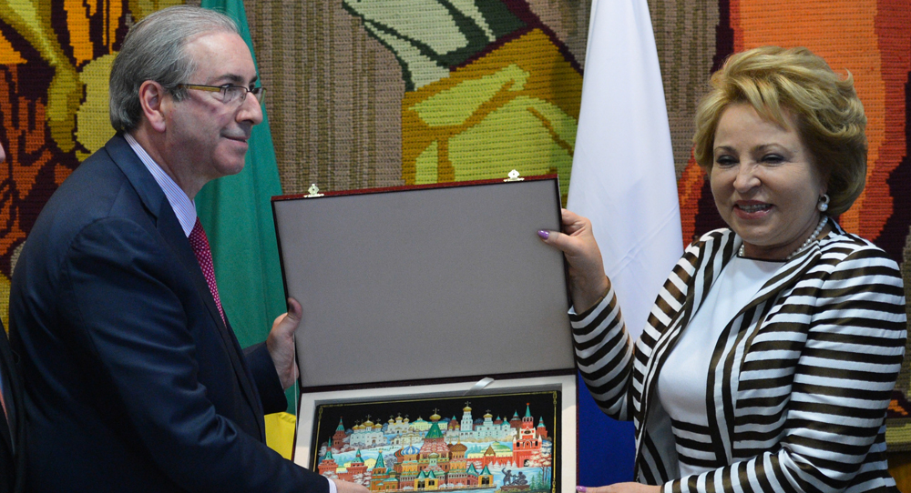 Visita da presidente do Senado russo se dá em momento sensível para política nacional.