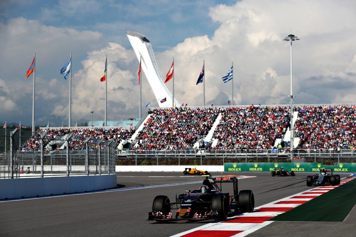 29 de abril. Sôtchi recebe seu primeiro o Grand Prix de Fórmula 1.