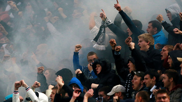 Schon vor dem Spiel nahm die Polizei 20 Fans nach einer Massenschlägerei fest. Im Stadion ging der Konflikt weiter. Foto: RIA Novosti. 