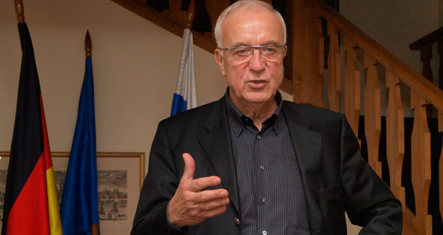 Ehemaliger ARD-Korrespondent in Moskau Fritz Pleitgen: "Wir haben keinen Anlass, mit dem erhobenen Zeigefinger auf Russland zu zeigen". Foto: Eugen von Arb. 