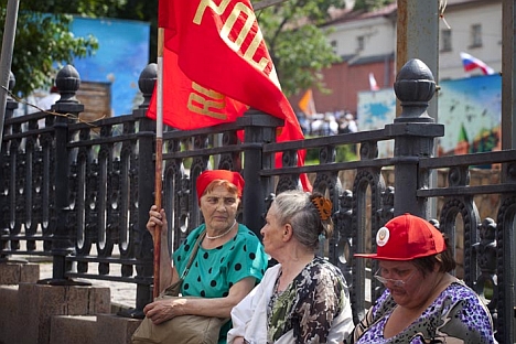 Manche Leute feiern den 1.Mai auf den Straßen der Stadt. Die andere bevorzugen  auf dem Land sich zu entspannen. Foto: Ricardo Marquina,Russland HEUTE