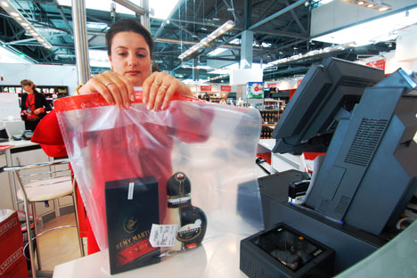 Ein Tochterunternehmen der Russischen Bahn plant die Einführung des Duty-free-Shoppings auf ihren Bahnstrecken. Das Pilotprojekt wird diesen Sommer auf der Direktverbindung des „Hauptstadtexpresses" zwischen Moskau und Kiew starten. Foto: RIA Novosti