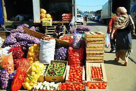 Manche Obst- und Gemüsemärkte sind in Moskau von kaukasischen und asiatischen Händlern kontrolliert. Foto: ITAR-TASS