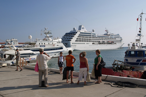 Kreuzfahrtschiffe wurden als schwimmende Hotels schon während der Spiele in Sydney, Athen und London benutzt. Foto: PhotoXPress