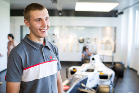 Der 18-jährige Sergej Sirotkin fährt ab der kommenden Saison bei dem Sauber-Team in der Formel 1 mit. Foto: ITAR-TASS