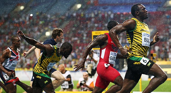 Trotz Blitzen und strömenden Regens ließ Usain Bolt seinen Gegnern in Moskau keine Chance. Foto: ITAR-TASS