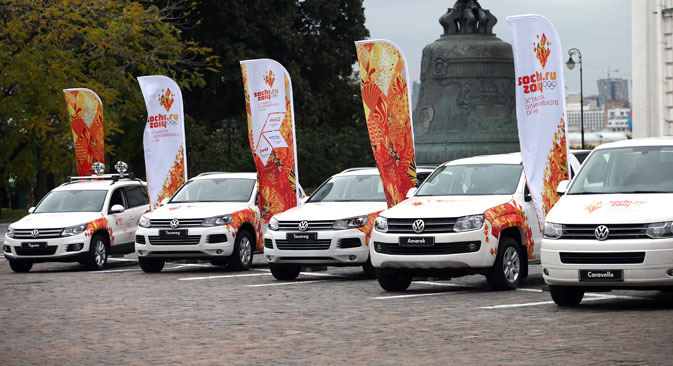 Volkswagen AG ist eine der wichtigsten Sponsorinnen der Olympische Spiele. Es sind jedoch nicht nur die Großkonzernen, die auf der Riesenbaustelle Sotschi erfolgreich auftreten. Foto: ITAR-TASS