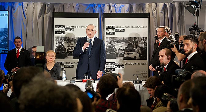 In seiner ersten Pressekonferenz nach der Haftentlassung blieb Michail Chodorkowski höflich, aber auch nichtssagend. Foto: Reuters