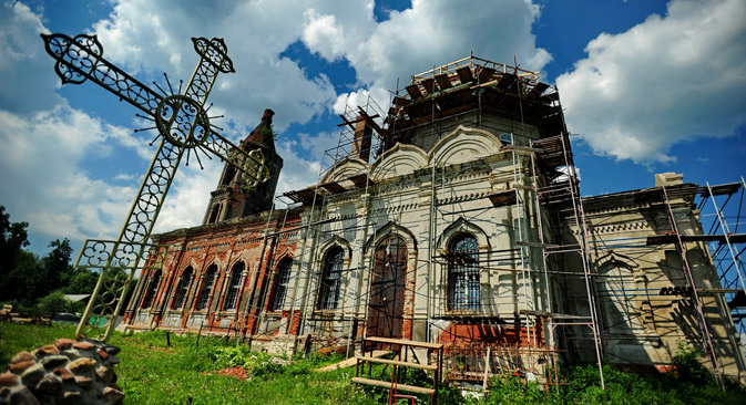 Die Restaurierung der Christi-Geburt-Kirche im Dorf Rozhdestweno in der Nähe von Moskau. Foto: ITAR-TASS