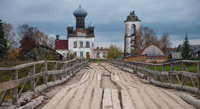 Eine verfallene Kirche in der Stadt Kem nahe Archangelsk. Foto: Geo Photo