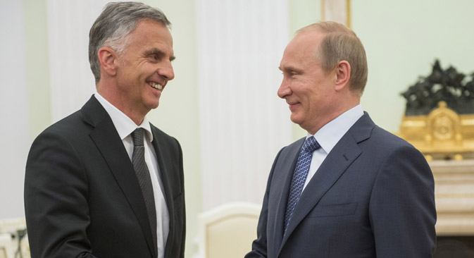 Der Schweizer Bundespräsident Didier Burkhalter (links) war das einzige westliche Staatsoberhaupt, das nach der Angliederung der Krim mit Wladimir Putin zusammentraf. Foto: Sergej Guneeew / RIA Novosti