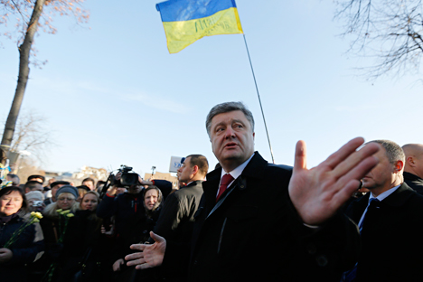 Die „Nesawisimaja gaseta“ meldet, dass sich Petro Poroschenko und Arsenij Jazenjuk auf eine gemeinsame Regierung geeinigt haben. Foto: AP