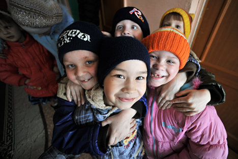 Familiäre Strukturen sollen Heimkindern bei ihrer Entwicklung helfen. Foto: Vladimir Pesnya/Ria-Novosti