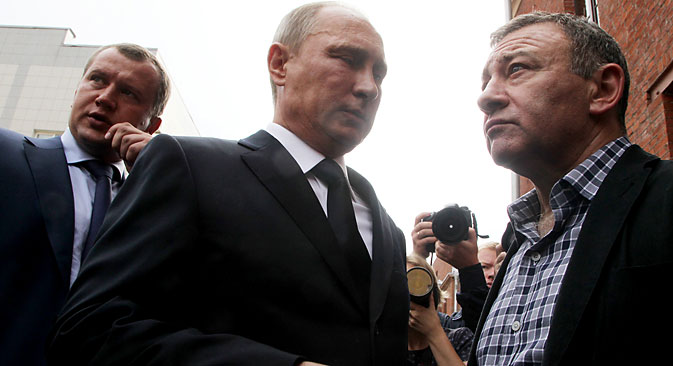  Die Gegner des neuen Gesetzesprojekts nennen die Initiative „Rotenberg-Gesetz" nach dem Unternehmer Arkadi Rotenberg (R), gegenüber dem die Europäische Union und die USA Sanktionen verhängt hatten. Foto: PhotoXPress