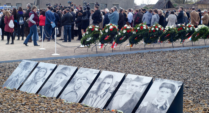 Zum 70. Jahrestag der Befreiung versammelten sich auf dem Gelände des KZ Sachsenhausen Überlebende und Politiker aus aller Welt.  Foto: Dmitry Vachedin 