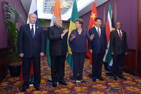 V.l.n.r.: Staatschefs der BRICS-Länder Wladimir Putin, Narendra Modi, Dilma Rousseff,  Xi Jinping und  Jacob Zuma während des G20-Gipfeltreffens in australischem Brisbane im November 2014. Foto: Alexej Druschinin/RIA Novosti