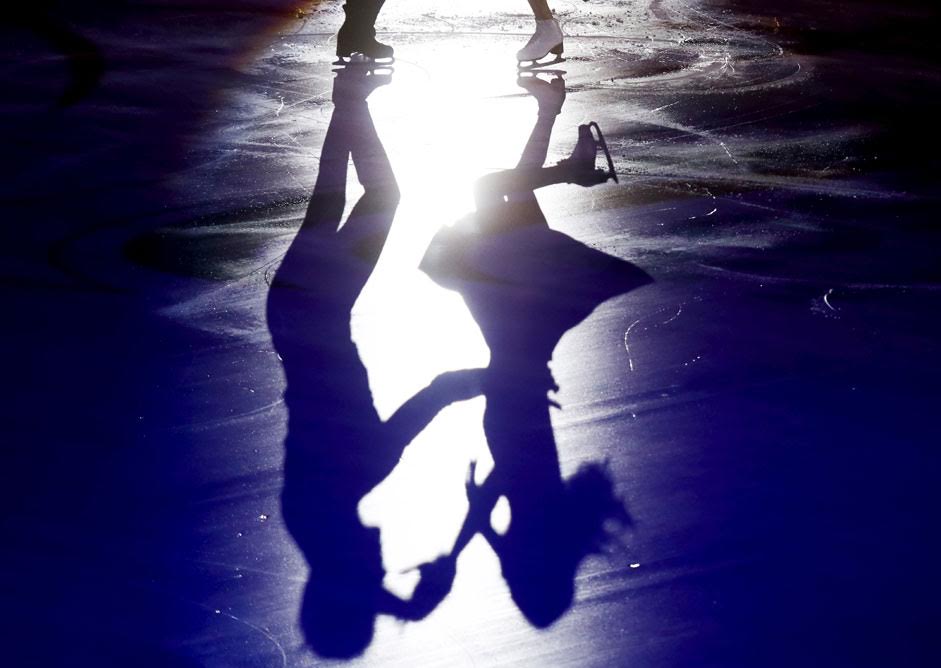 Die Eiskunstläufer Victoria Sinitsina und Nikita Katsalapow aus Russland treten bei der Schaulauf-Gala des Rostelecom Cup ISU Grand Prix in Moskau auf.