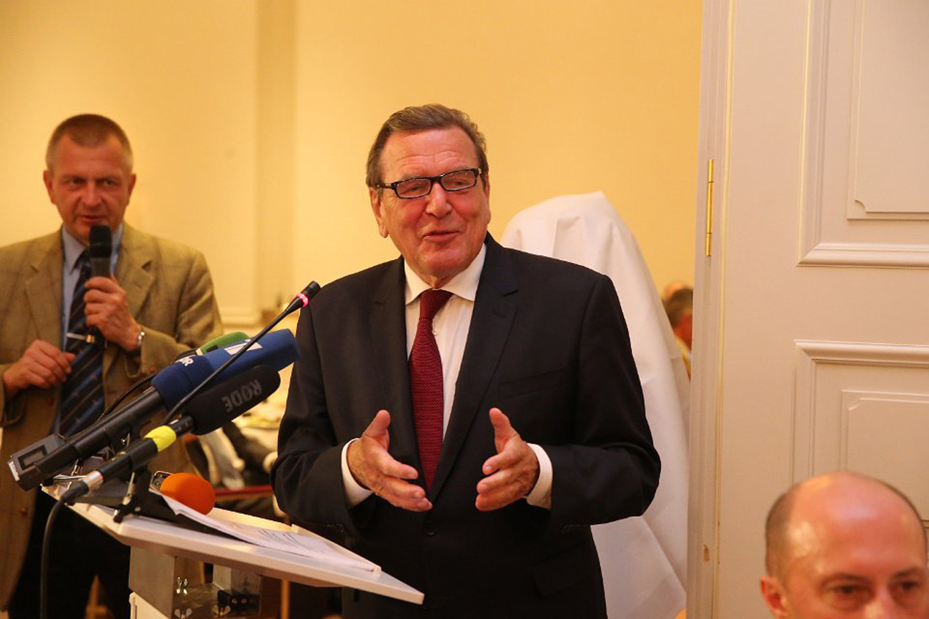 Ex-Bundeskanzler Gerhard Schröder fordert eine neue Ostpolitik.