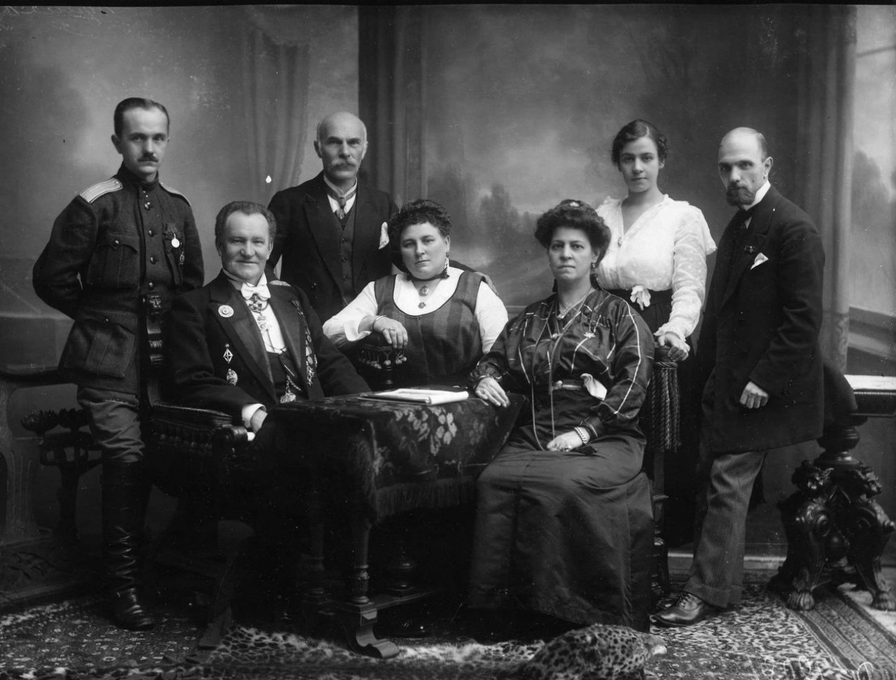 Karl Bulla (rechts) 1916 mit seiner Familie. 