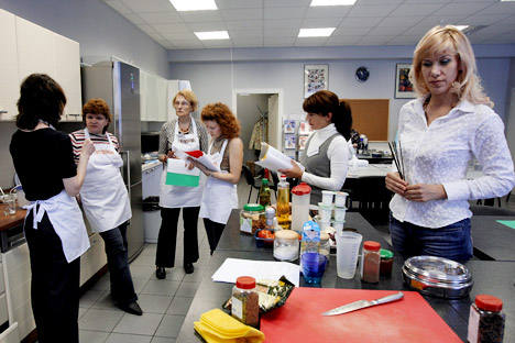 Cookery courses as the "Gastronom" cooking school. Source: Kommersant 