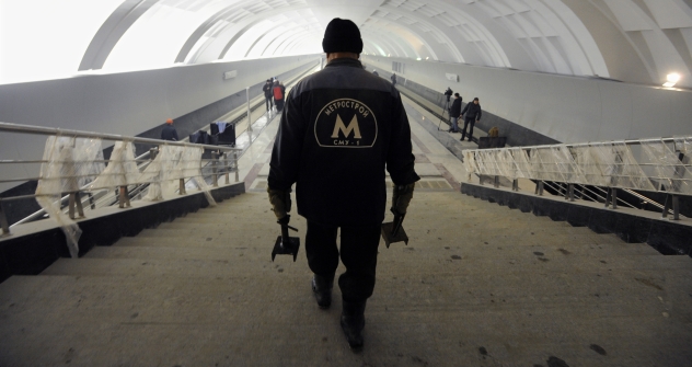 The construction of the Mitino metro station in Moscow in December 2009. Pictured: Metrostroi construction worker at the construction site of Mitino metro station on Arbatsko-Pokrovskaya Line. Source: ITAR TASS