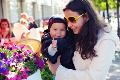 Yevgenia Lazareva with her son Fyodor. Source: Press Photo 