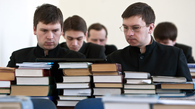 The department of theology needs to be financed by the church community, not governmental organizations, according to some Russian pundits. Source: RIA Novosti 