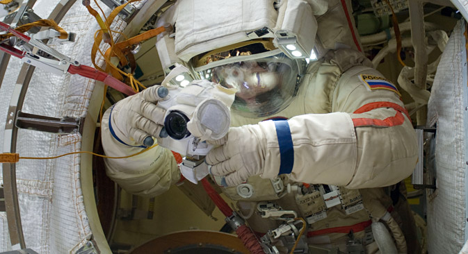 ISS cosmonauts Gennady Padalka (pictured) and Yuri Malenchenko had to make a several spacewalks to  investigate the behavior of different life forms in outer space. Source: NASA / Press Photo
