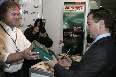 From left: Yevgeny Kaspersky, head of the Kaspersky's Laboratory company, and Russian then-President Dmitry Medvedev attending the Russian Internet Forum 2008 in the Moscow Region. Source: RIA Novosti / Mikhail Klimentyev