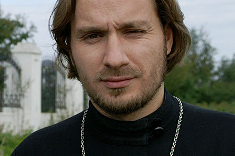 The Rev. Dimitri Sverdlov was banned from performing church services for five years. Previously, he wanted to apologize to the Pussy Riot members for the "furious hatred" displayed by "sections of the Orthodox community." Source: Golos-obitely.prihod