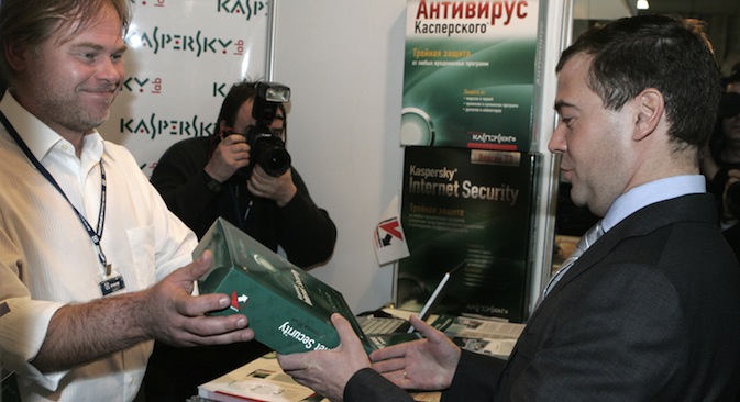From left: Yevgeny Kaspersky, head of the Kaspersky's Laboratory company, and Russian then-President Dmitry Medvedev attending the Russian Internet Forum 2008 in the Moscow Region. Source: RIA Novosti /  Mikhail Klimentyev