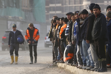 Inmigrantes han declarado que trabajaban largas horas con muy pocos días de descanso. Fuente: Reuters.