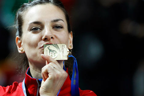 Isinbaieva é a grande esperança russa no Mundial em agosto Foto: Reuters / Vostock Photo