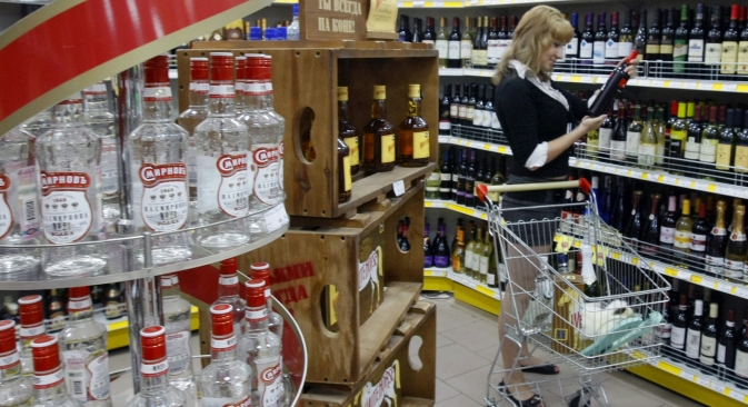 Young professionals in Moscow and St. Petersburg are increasingly switching from vodka to wine and beer. Source: ITAR-TASS