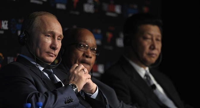 (왼쪽부터) 푸틴 러시아 대통령, 주마 남아공 대통령, 시진핑 중국 국가주석이 참가자의 발표를 경청하고 있다. (사진제공=이타르타스 통신)