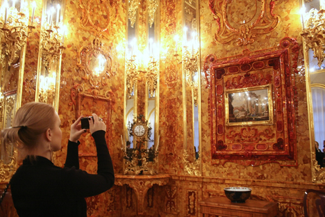 The Amber Room attracts visitors all over the world. Source: ITAR-TASS