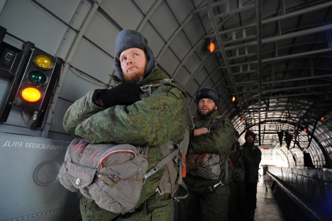 Paratrooper priests have landed the world’s first-ever mobile church. Source: ITAR-TASS